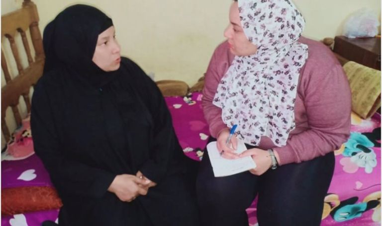 المصرية منار شديد تمارس عملها