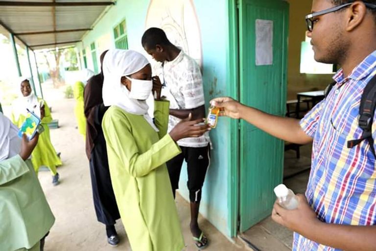 امتحانات الإعدادية تعيد الحياة لمدارس السودان