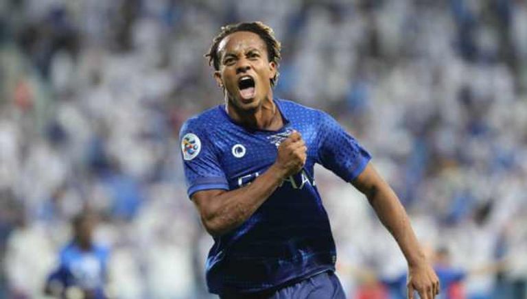 البيروفي أندريه كاريلو لاعب الهلال السعودي كارلوس إدواردو