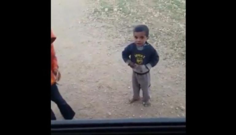 الطفل البدوي في مقطع الفيديو