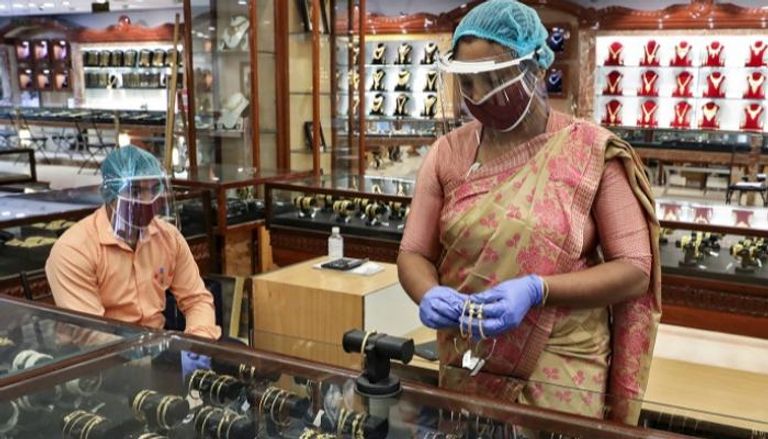 متجر لبيع الذهب في الهند-رويترز