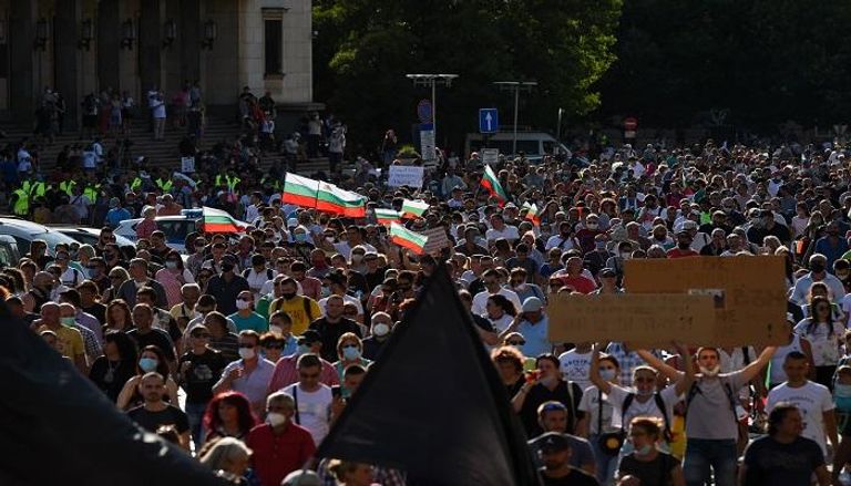 آلاف البلغاريين بالشوارع احتجاجا على الفساد 
