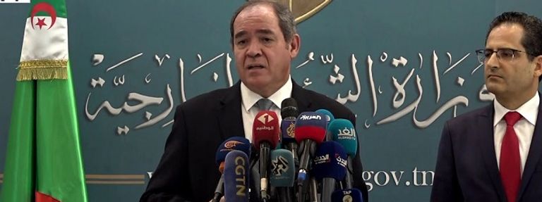 جانب من المؤتمر الصحفي بين وزيري خارجية تونس والجزائر