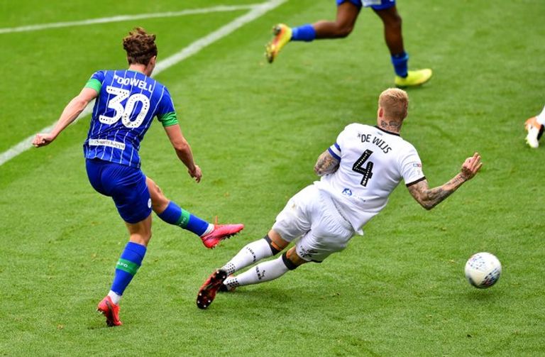 فرحة لاعبي ويجان بأحد الأهداف ضد هال سيتي