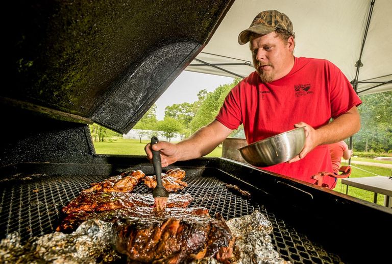 حفلات شواء كبيرة