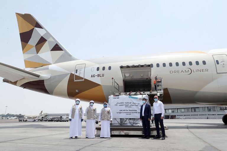 طائرة مساعدات إماراتية إلى كازاخستان لمكافحة كورونا