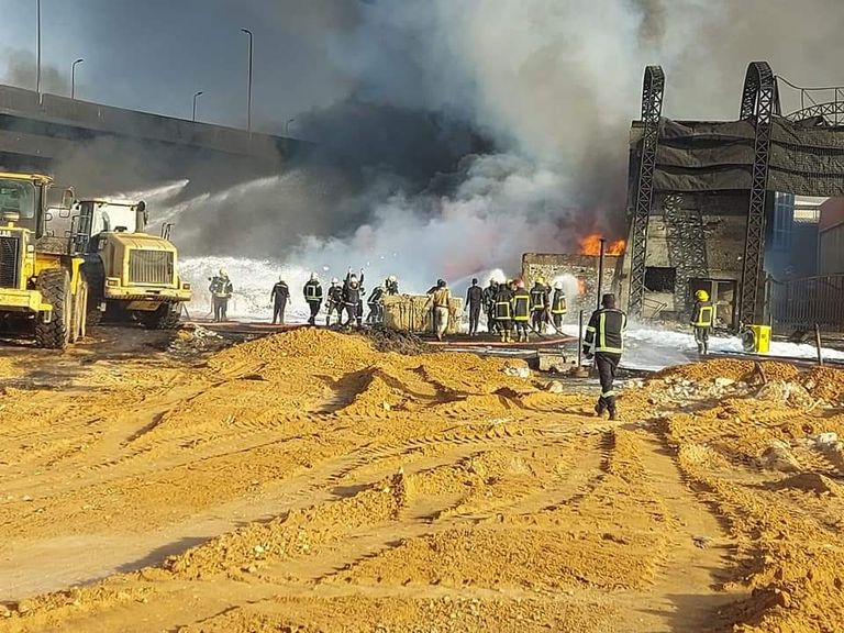 رجال الإطفاء يسيطرون على الحريق