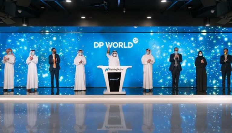 رئيس موانئ دبي العالمية يقرع جرس افتتاح سوق ناسداك دبي