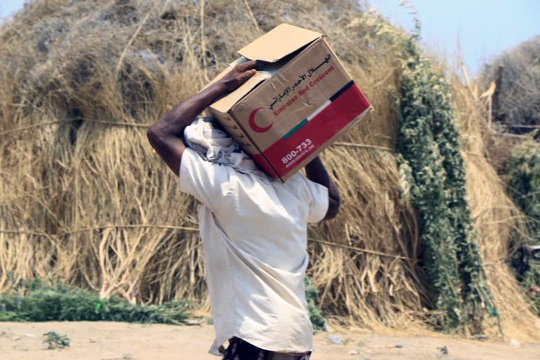 الإمارات تواصل تقديم مساعداتها الإغاثية للشعب اليمني