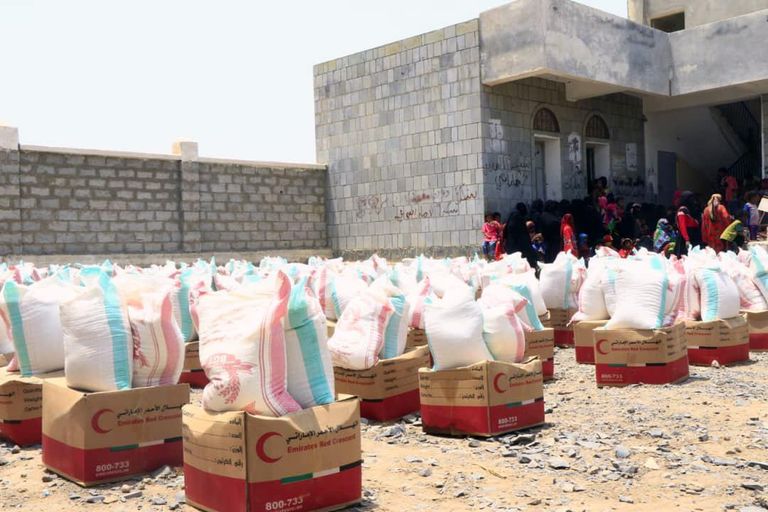 الإمارات تواصل تقديم مساعداتها الإغاثية للشعب اليمني