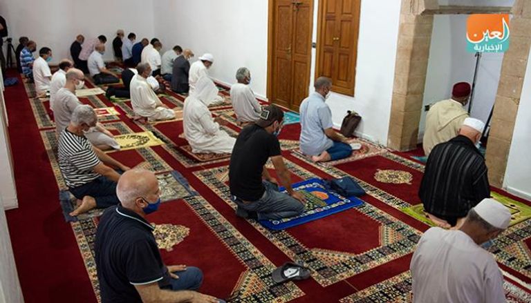 المصلون يعودون لمساجد المغرب