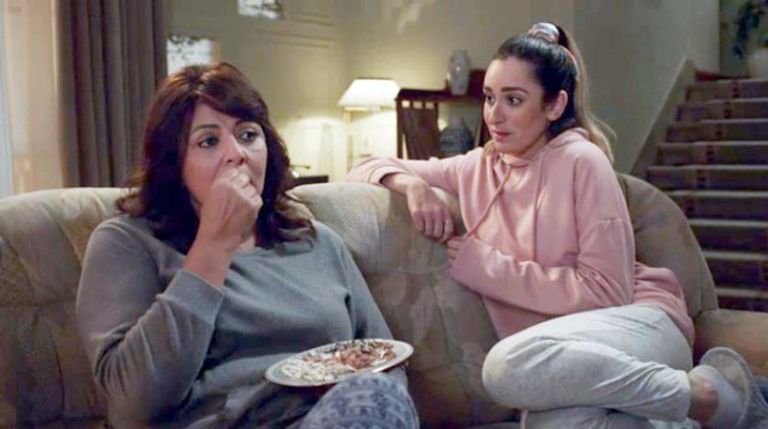 الفنانة هالة صدقي