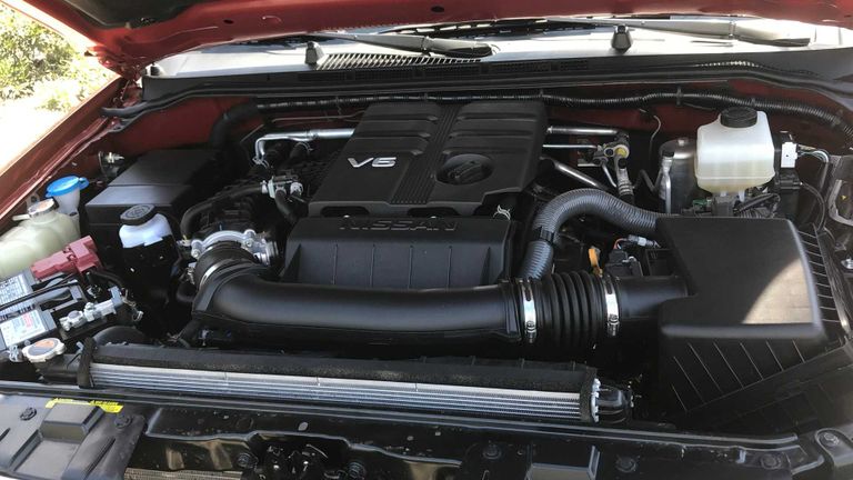 محرك شاحنة نيسان "فرونتير Pro-4X"