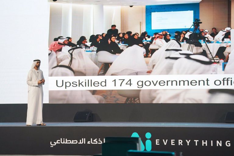 جانباً من فعاليات الدورة الثانية لمؤتمر عالم الذكاء الاصطناعي الشيخ حمدان بن محمد بن راشد آل مكتوم يشهد جانبا من فعاليات المؤتمر