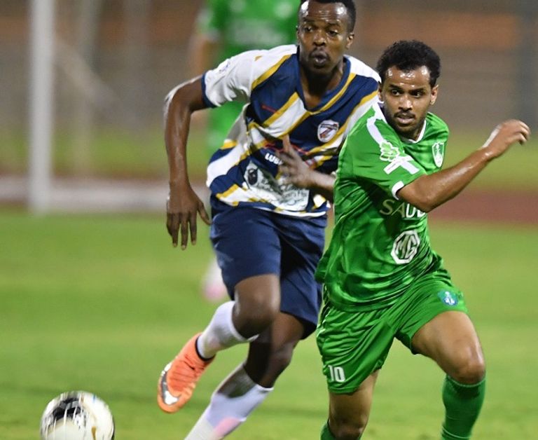 عبدالفتاح عسيري لاعب وسط فريق الأهلي فريق الاتحاد السعودي
