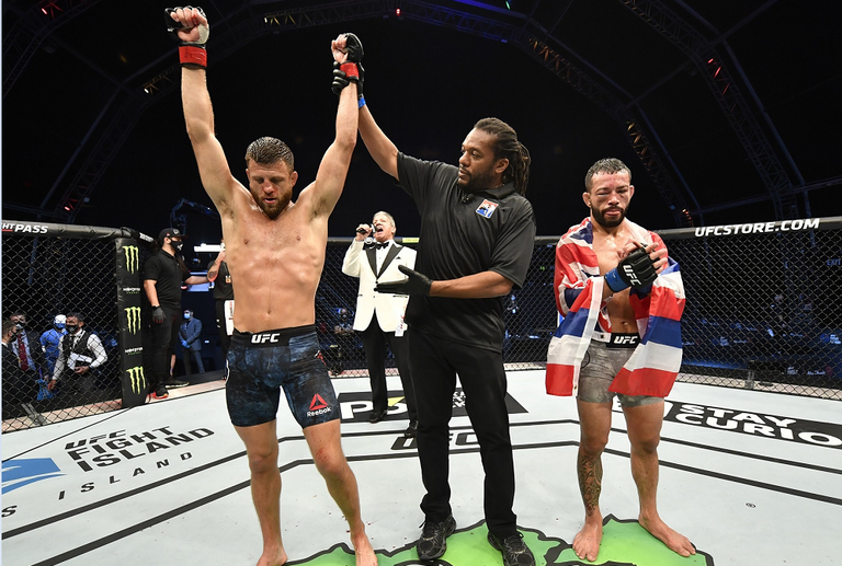 جانب من نزالات UFC أبوظبي