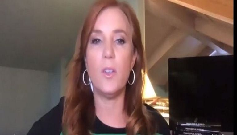 تيريزا بايتون مسؤولة أمريكية سابقة خلال مشاركتها في مؤتمر المعارضة الإيرانية