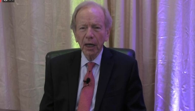 جوزيف ليبرمان عضو مجلس الشيوخ الأمريكي السابق خلال كلمته في مؤتمر المعارضة الإيرانية جانب من مؤتمر المعارضة الإيرانية الذي عقد لفضح نظام طهران