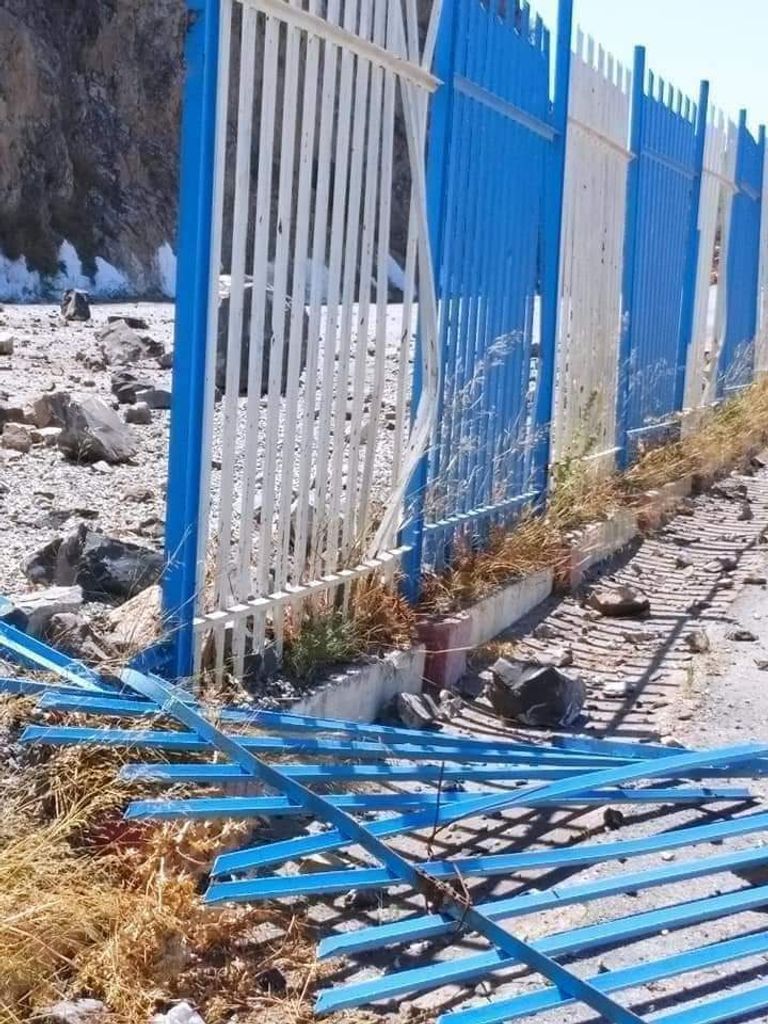 آثار الهزة الأرضية القوية التي ضربت محافظة ميلة شرق الجزائر