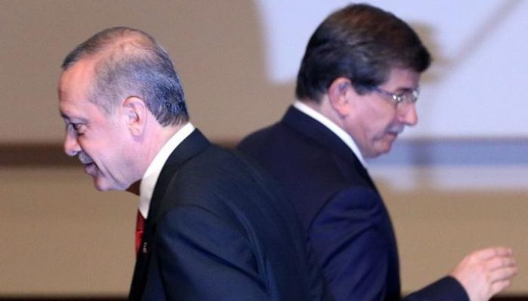 الرئيس التركي رجب طيب أردوغان ورئيس الوزراء الأسبق أحمد داود أوغلو - أرشيفية 