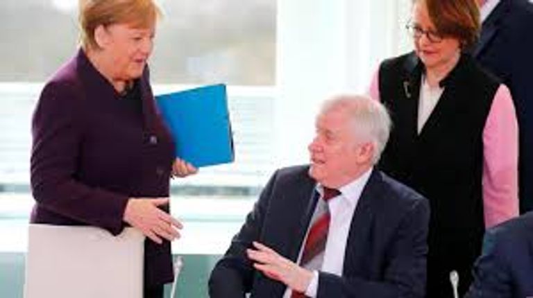 وزير الداخلية الألماني هورست زيهوفر- أرشيفية