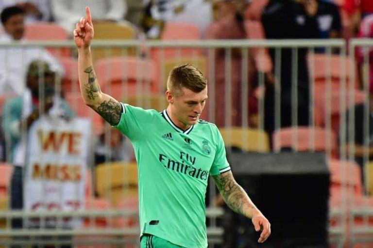 توني كروس لاعب خط وسط ريال مدريد سيرخيو راموس وكريم بنزيمة ثنائي ريال مدريد