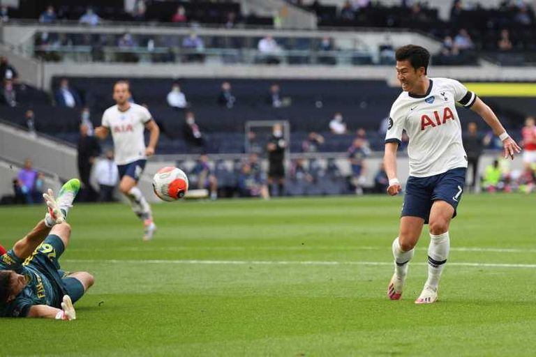 مباراة توتنهام وأرسنال في الدوري الإنجليزي الممتاز مايكل أرتيتا مدرب أرسنال