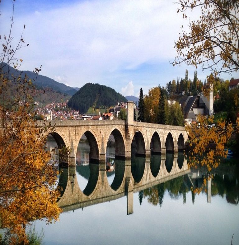 مدينة فيسيغراد من أفضل المعالم السياحية في البوسنة والهرسك مدينة فيسيغراد واحدة من أشهر المعالم السياحية في البوسنة والهرسك