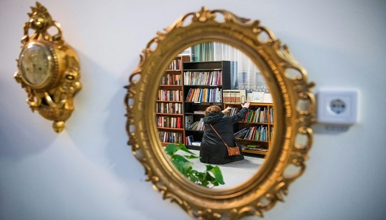 جانب من بضائع المتجر متجر