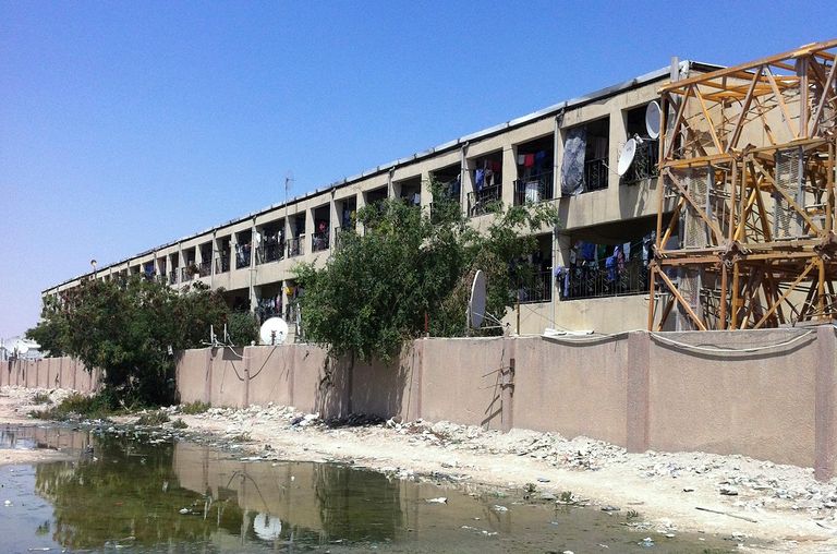 سكن العمالة الوافدة بالمنطقة الصناعية في الدوحة - رويترز سكن العمالة الوافدة في المنطقة الصناعية بالدوحة - رويترز