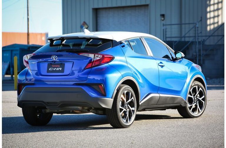 سيارة تويوتا C-HR