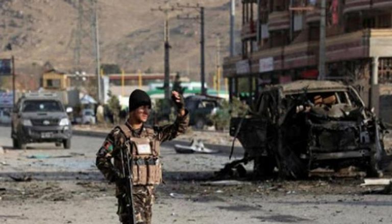 آثار هجوم سابق لطالبان على قوات الأمن الأفغانية
