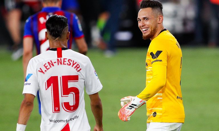 أوكامبوس حارساً