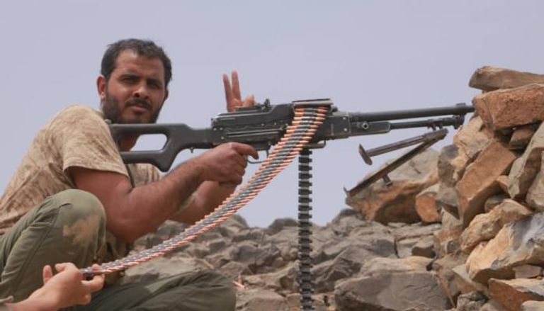 جندي تابع لقوات الجيش اليمني شرق صنعاء