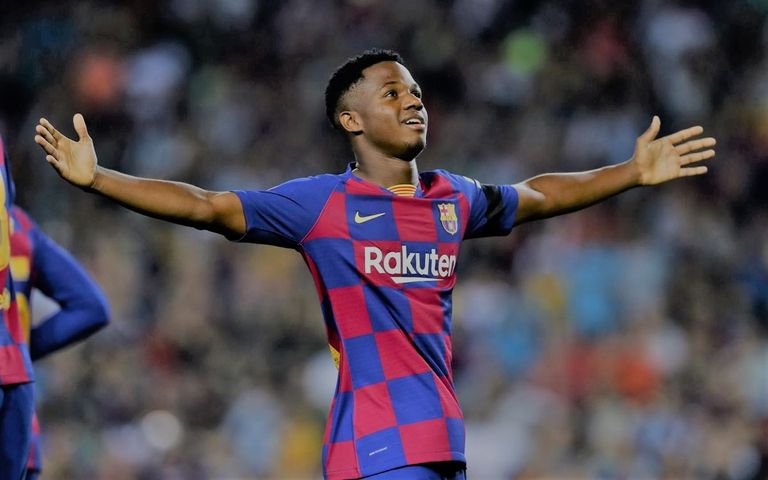 أنسو فاتي لاعب برشلونة ريال مدريد بطل الدوري الإسباني يظهر بلاعب وحيد في تشكيلة المفاجآت