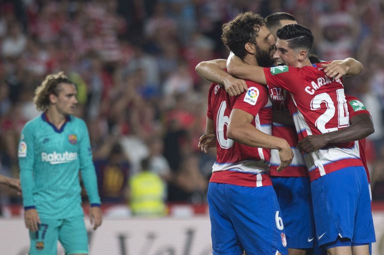 غرناطة تألق في الموسم المنقضي من الدوري الإسباني ريال مدريد بطل الدوري الإسباني يظهر بلاعب وحيد في تشكيلة المفاجآت