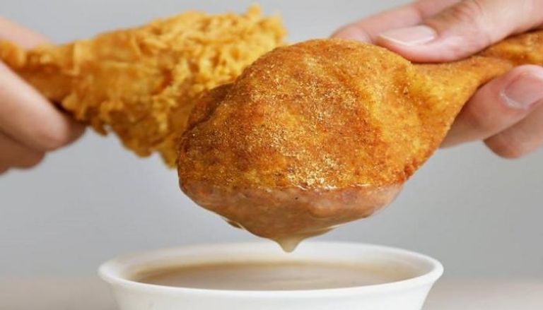 قطعة دجاج في أحد المطاعم