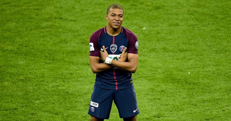 كيليان مبابي مهاجم باريس سان جيرمان