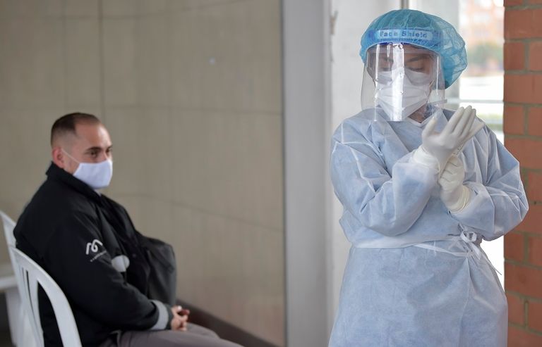 مريض بـ"كوفيد- 19" في غرفة للعناية المركزة