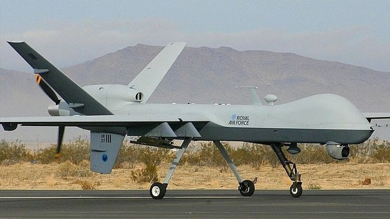 طائرة مسيرة تابعة لسلاح الجو الملكي البريطاني وزير الدفاع البريطاني بن والاس