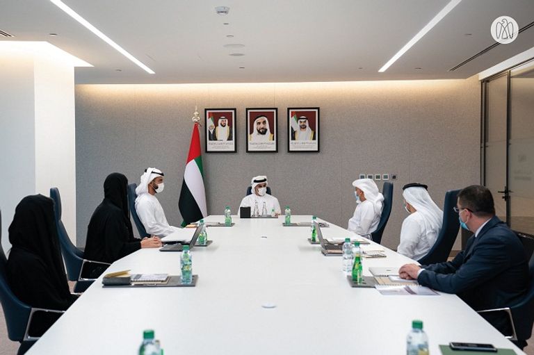 خالد بن محمد بن زايد يطلع على خطة دائرة المالية بأبوظبي 2020-2025