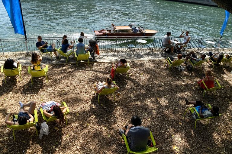 السياحة الداخلية أمل باريس لإحياء القطاع