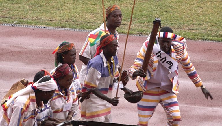 فرقة الفنون الشعبية لقومية دراشي منطقة في إقليم شعوب جنوب إثيوبيا.