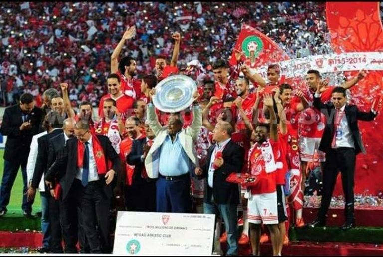 لاعبو الوداد المغربي مواجهة من الدوري المغربي