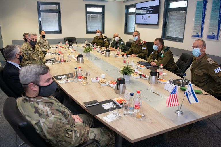 جانب من زيارة رئيس هيئة الأركان المشتركة لإسرائيل