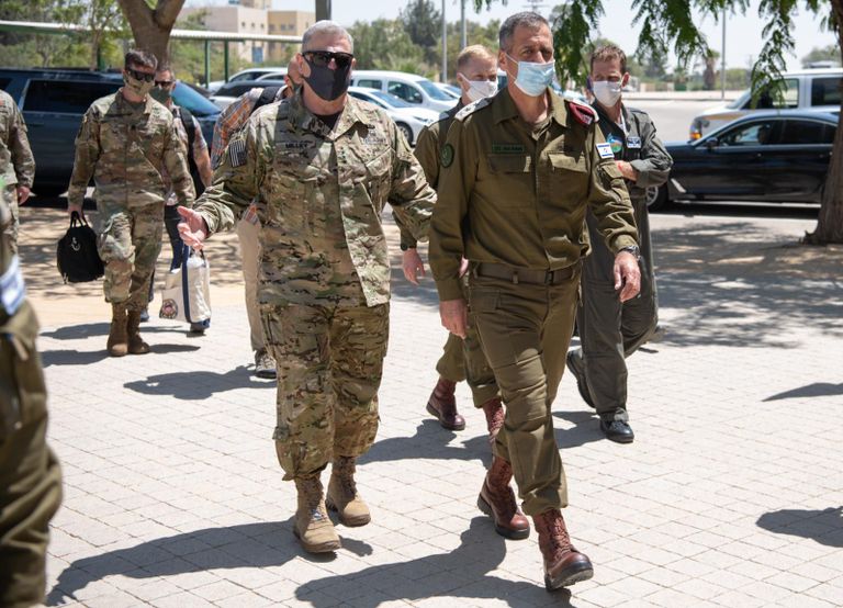 جانب من زيارة رئيس هيئة الأركان المشتركة لإسرائيل