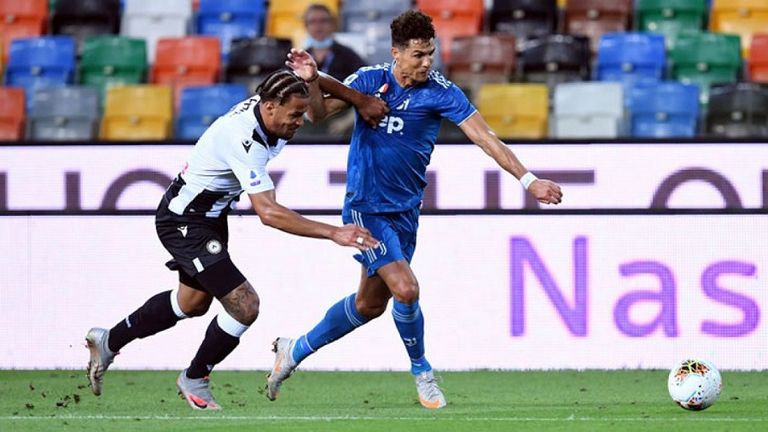 يوم كروي حافل