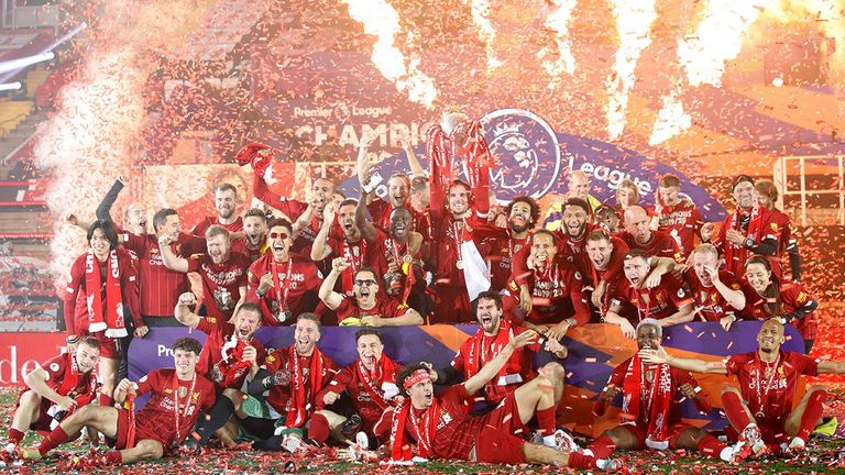 ليفربول يحتفل بالدوري الإنجليزي