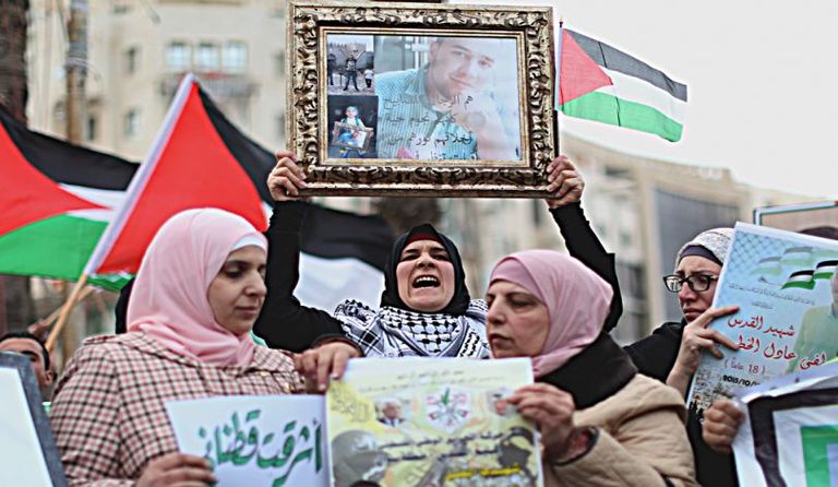 احتجاجات فلسطينية سابقة ضد احتجاز جـثامين الشهداء احتجاجات فلسطينية سابقة ضد احتجاز جثامين الشهداء