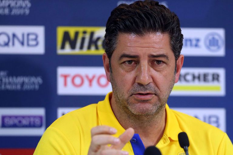 المدرب فيتوريا